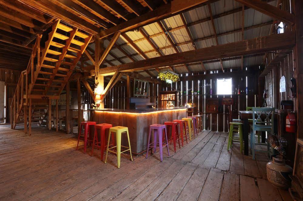 Netherfield Natural Farm Fontana ภายนอก รูปภาพ